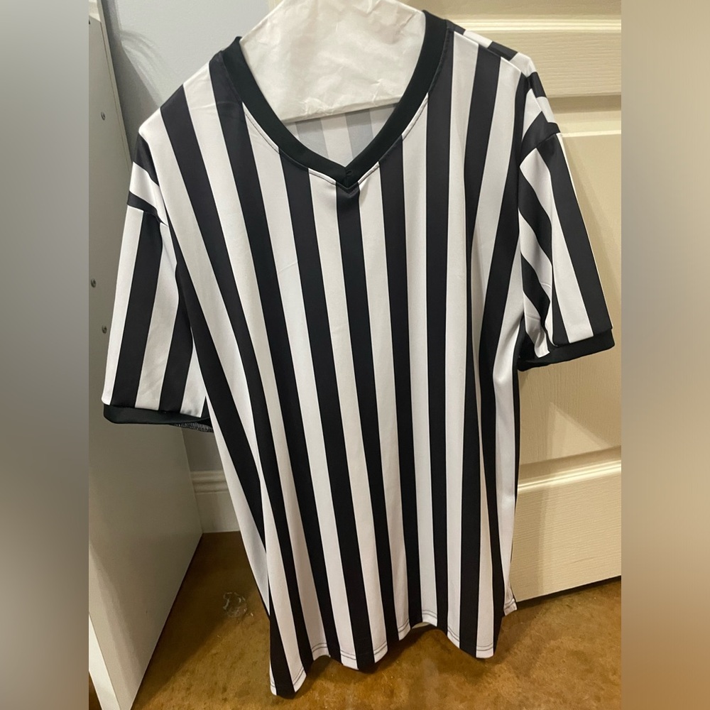 Black and white ref tshirt